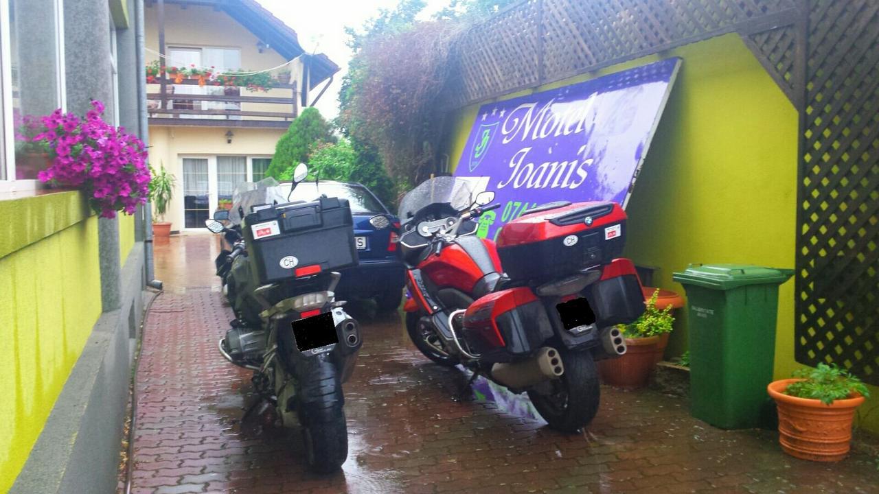 Mîndruloc Motel Ioanis מראה חיצוני תמונה
