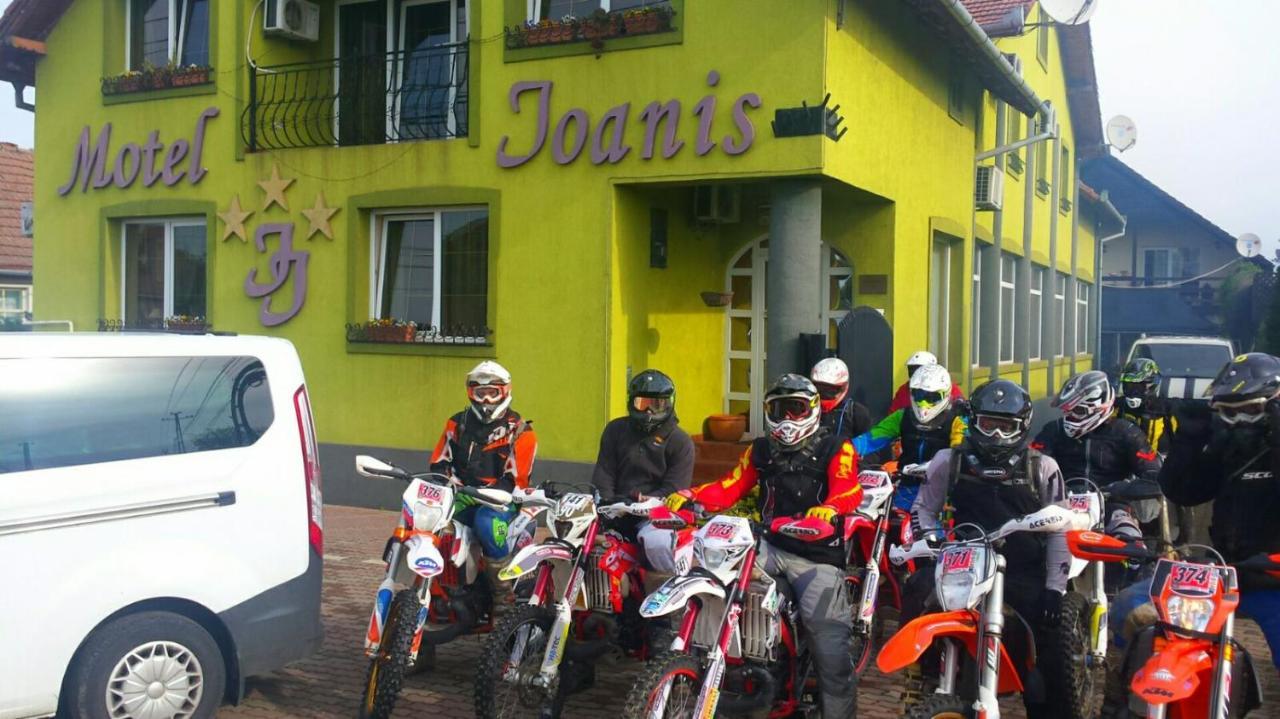 Mîndruloc Motel Ioanis מראה חיצוני תמונה