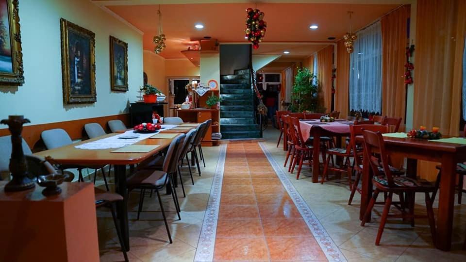 Mîndruloc Motel Ioanis מראה חיצוני תמונה